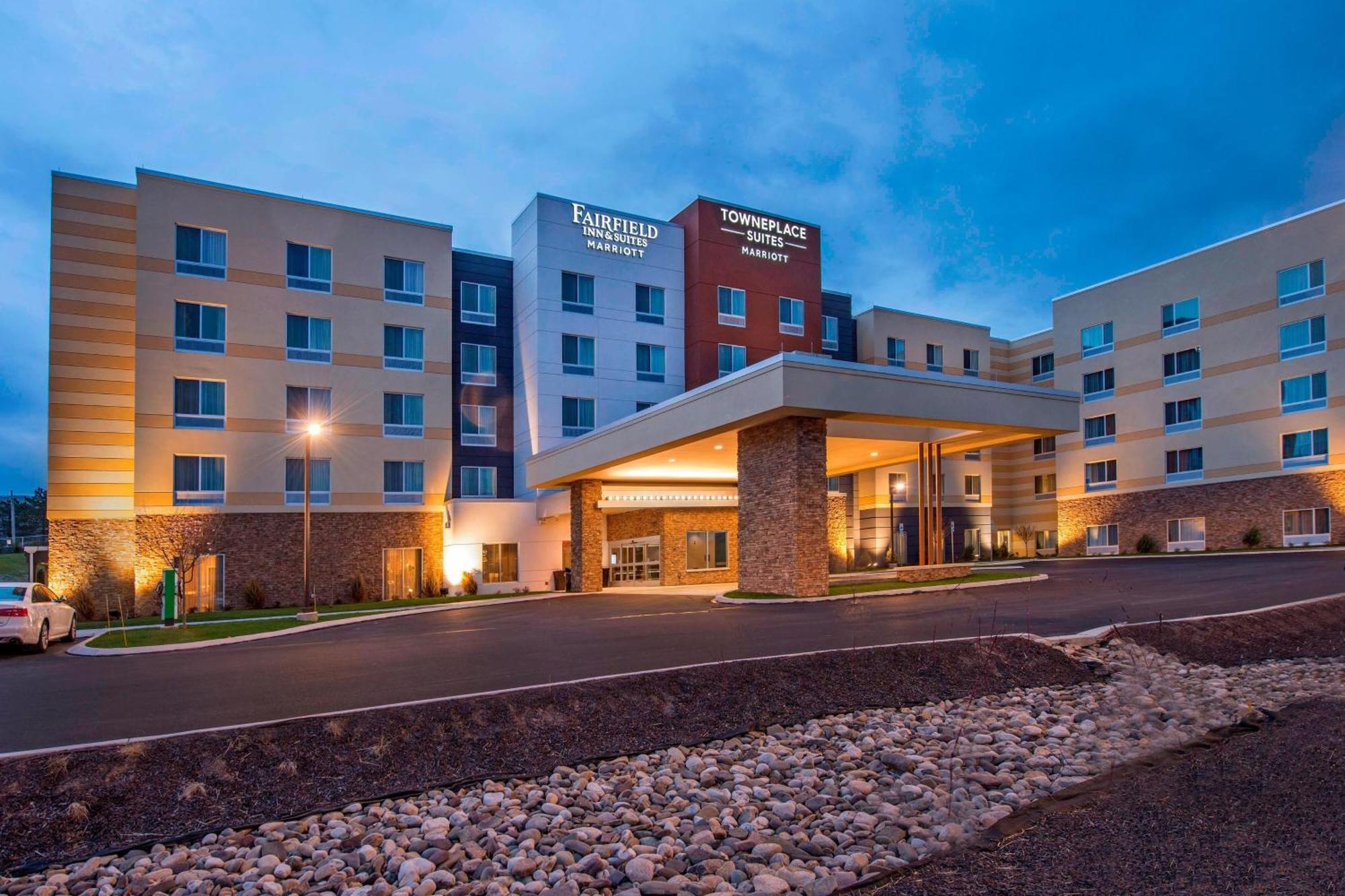 Towneplace Suites By Marriott Altoona Exterior photo
